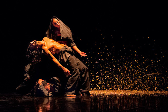 Performance di Motus Danza